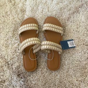 Target- Universal Thread “Kimmy” sandals- color: cream size: 7.5